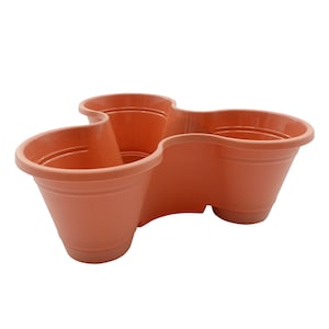 Large Stackable Plastic Planters, 11x4x11.5-in.