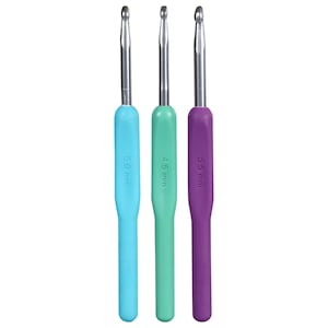 Four New Colorful Crafter's Square Plastic Crochet Hooks 4/4.5/6