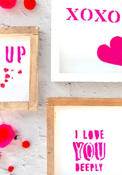  30 Pieces Valentine Stencils Plastic Valentine's Day
